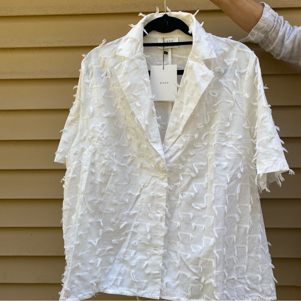 DISSH White Textured Button-Down Short Sleeve Shirt